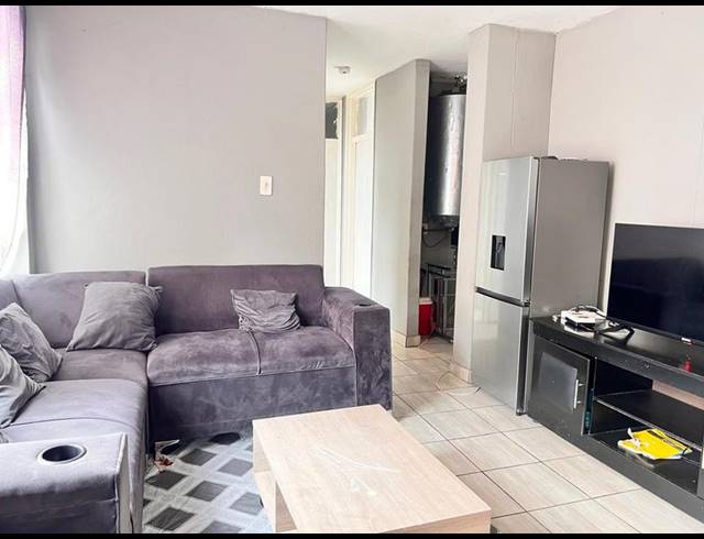 2 BEDROOM APARTMENT FOR SALE IN SUNNYSIDE